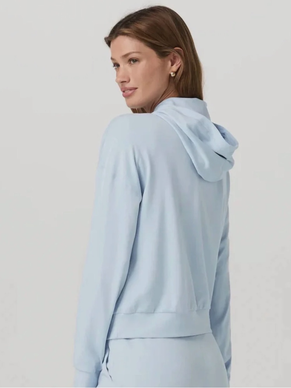 NWT Vuori women's Halo Modern Full Zip Hoodie  sz M soft sky heather (B) - Picture 2 of 6